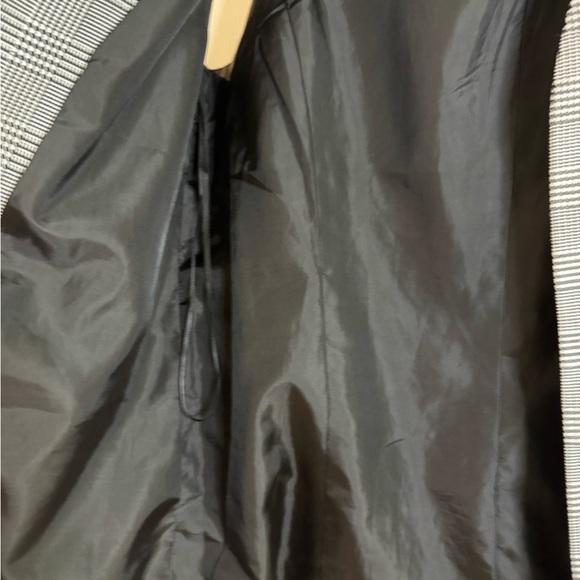 Sincerely Jules Gray and Black Tailored Vest - Picture 5 of 8